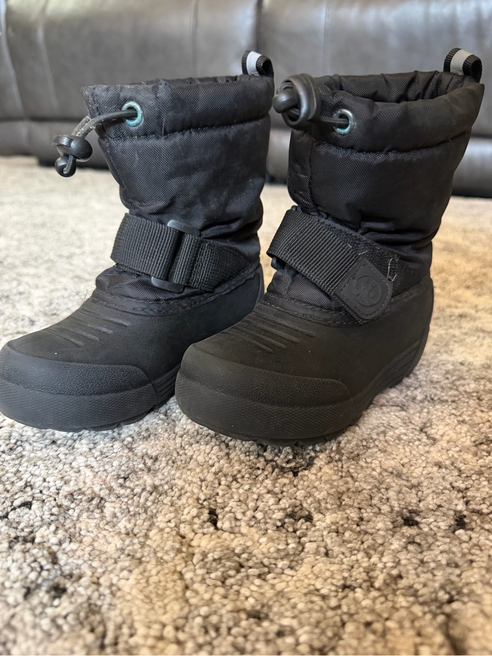 3M Thinsulate Kids Black Insulated Snow Boots with Toggle and Strap